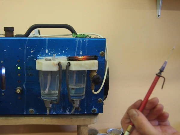 Luxury Czech Jewelry - Oxygen-hydrogen developer for soldering stones