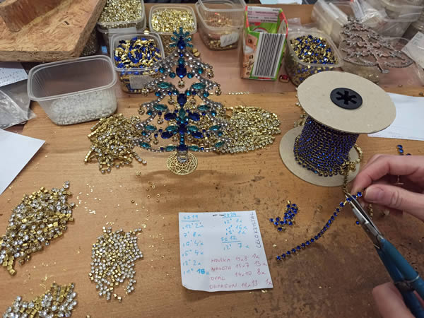 Luxury Czech Jewelry - Preparation of stones for production