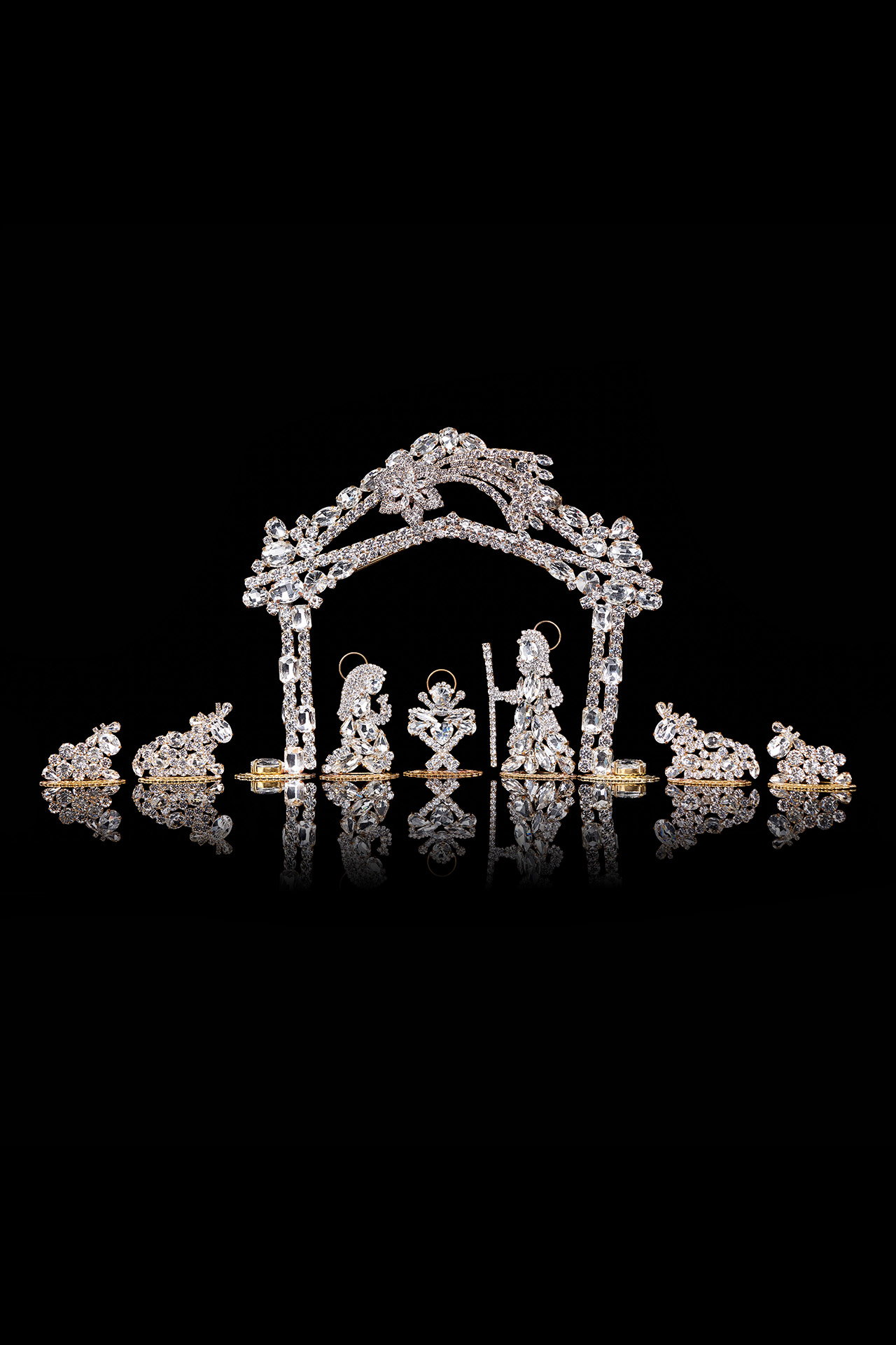 Bethlehem tabletop decoration in sparkling clear crystal