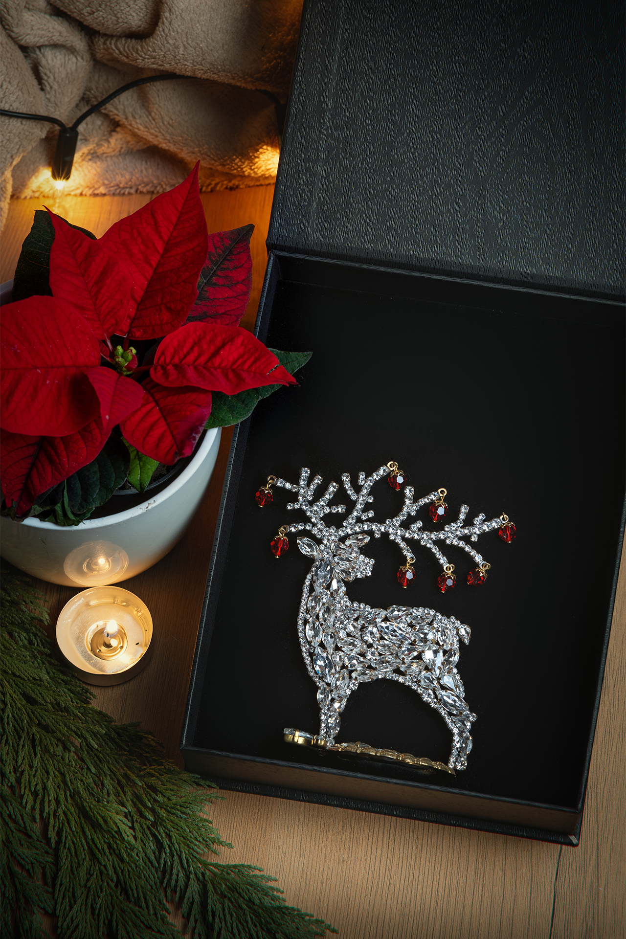Christmas decoration - Reindeer with clear and red rhinestones