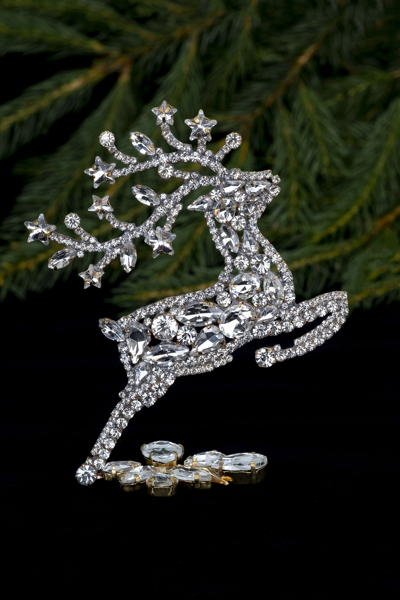 Prancing reindeer - christmas decoration with clear rhinestones