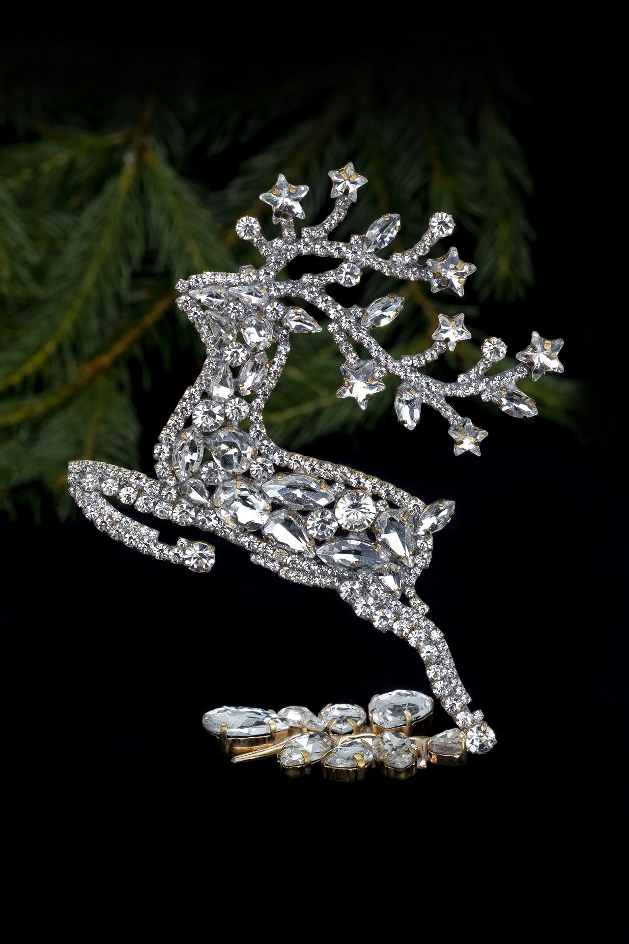 Prancing reindeer - christmas decoration with clear rhinestones