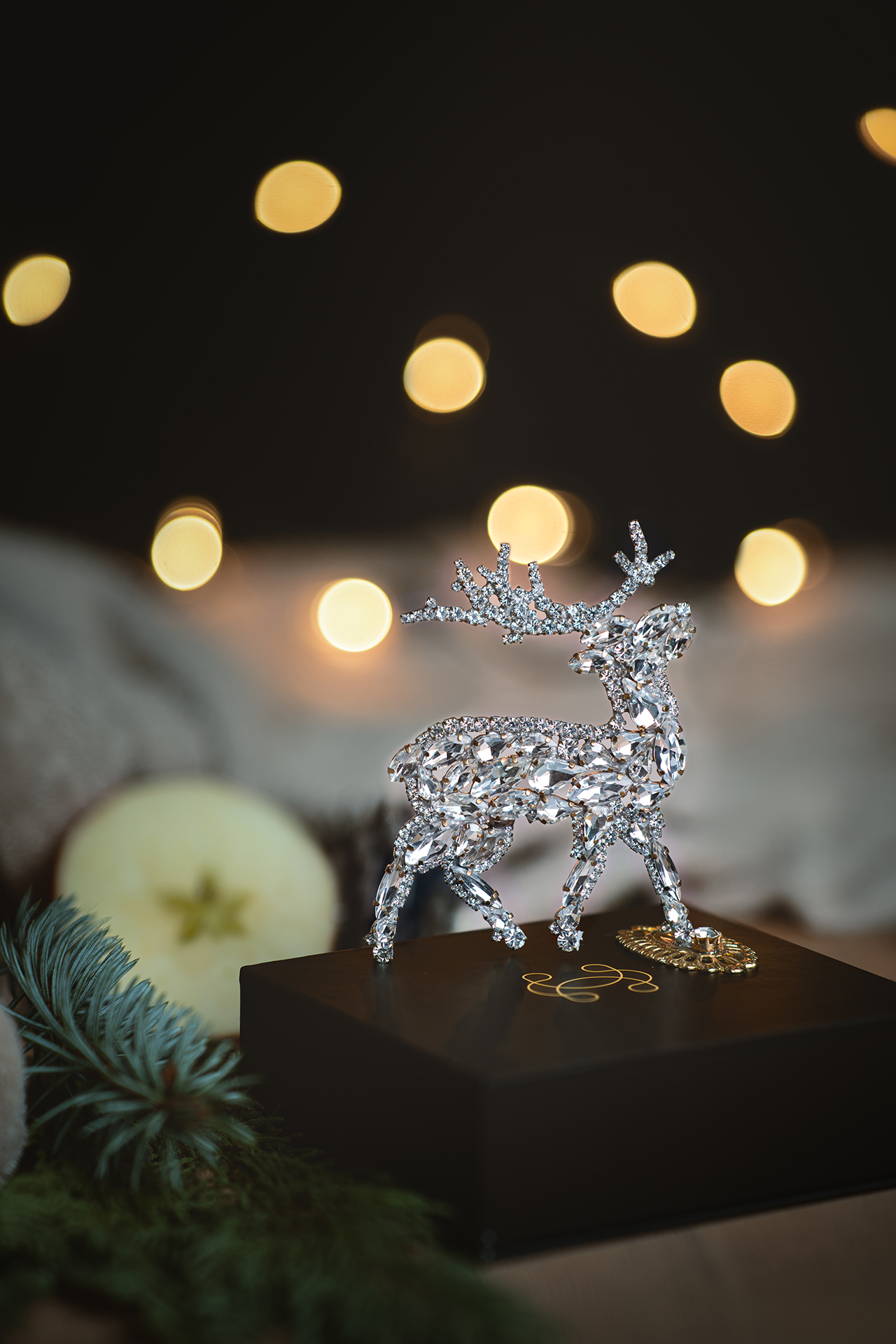 Dashing reindeer - christmas decoration with clear rhinestones