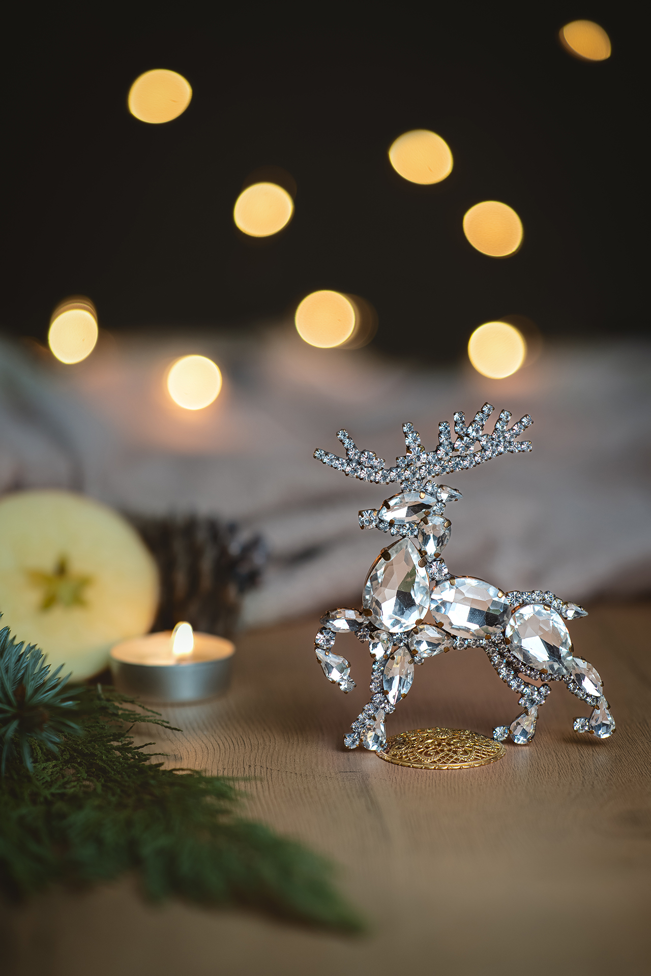 Valiant Reindeer-decorating for christmas - clear rhinestones