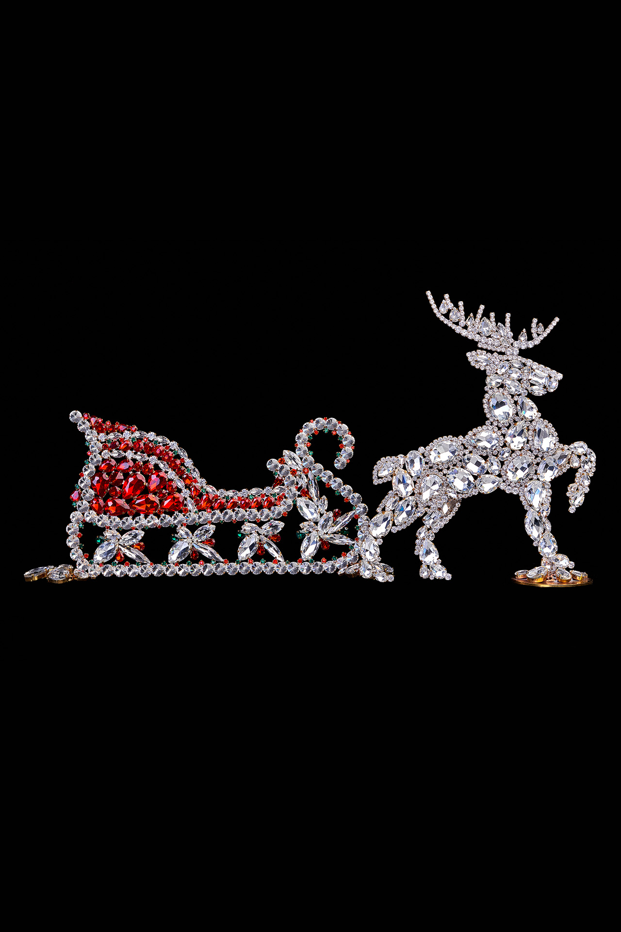 Czech handmade Christmas decoration of reindeer with sleigh