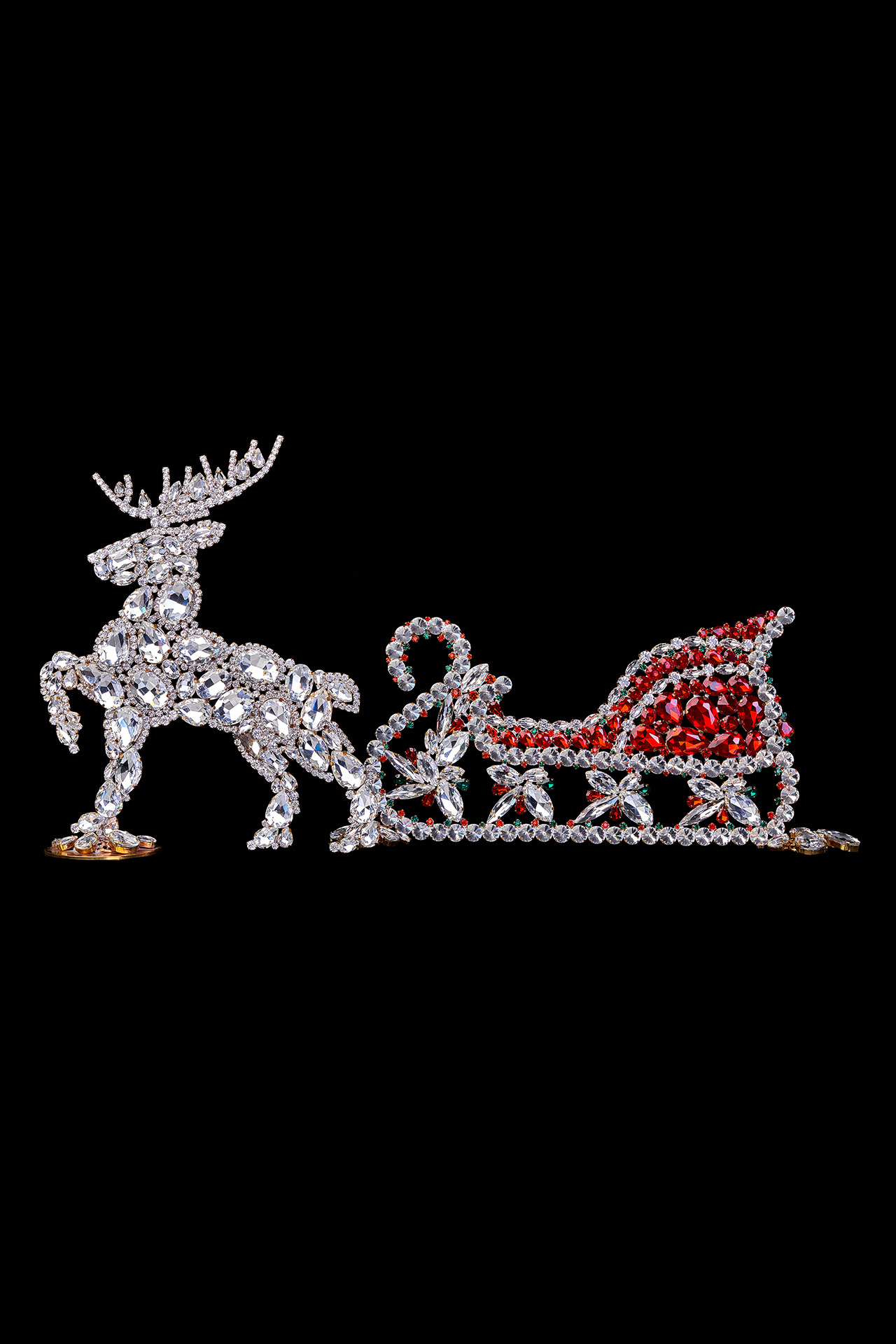 Czech handmade Christmas decoration of reindeer with sleigh
