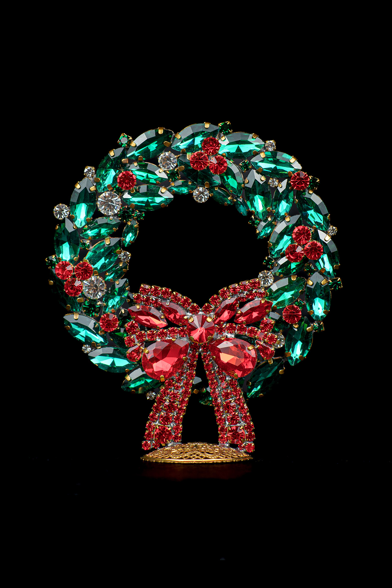 Red and green rhinestone Christmas wreath decoration