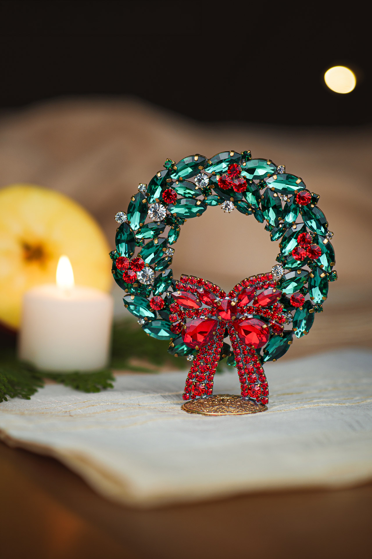 Red and green rhinestone Christmas wreath decoration