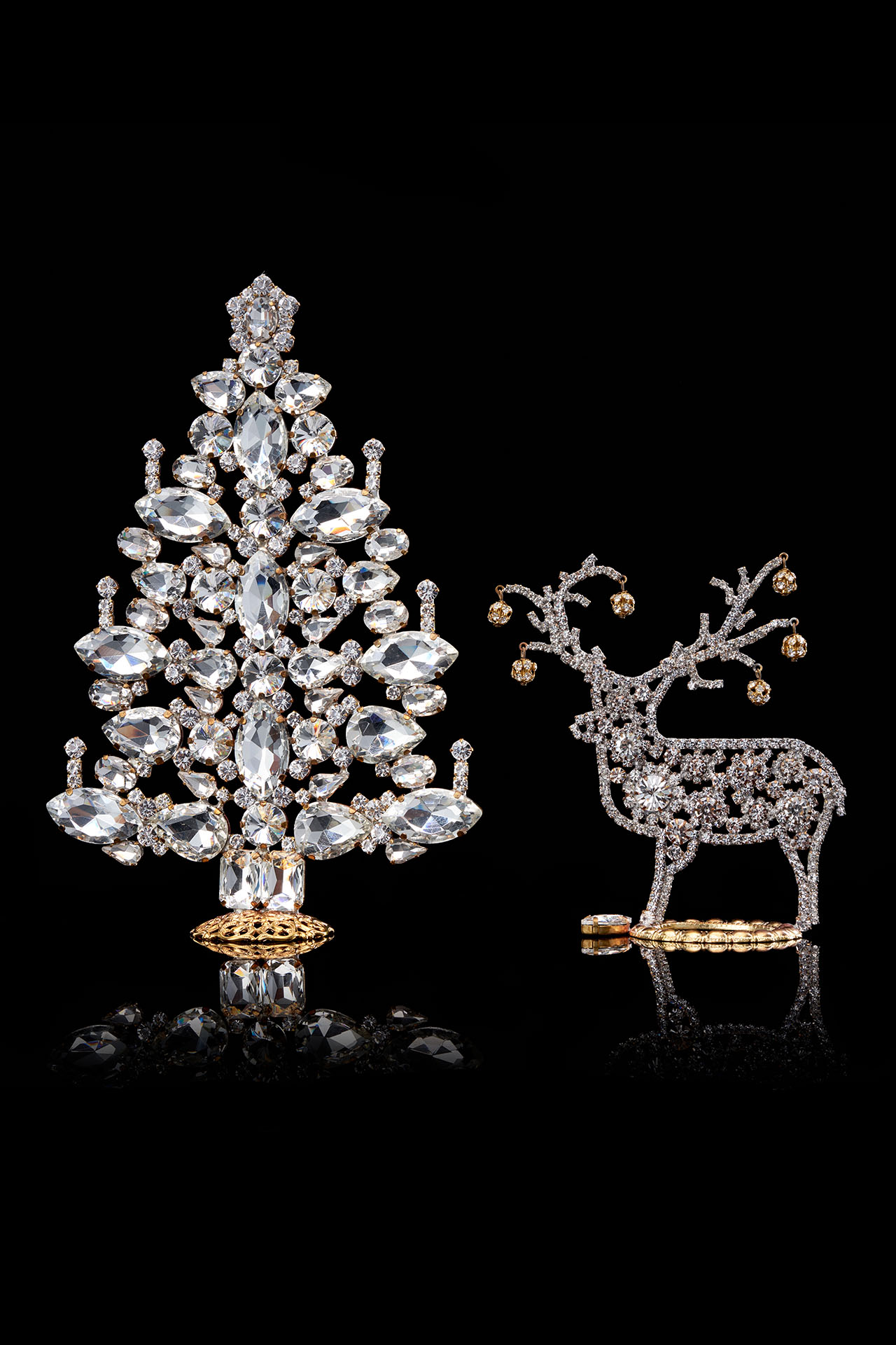 Table top Vintage Christmas tree and clear reindeer set