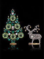 wonderous christmas tree green and reindeer
