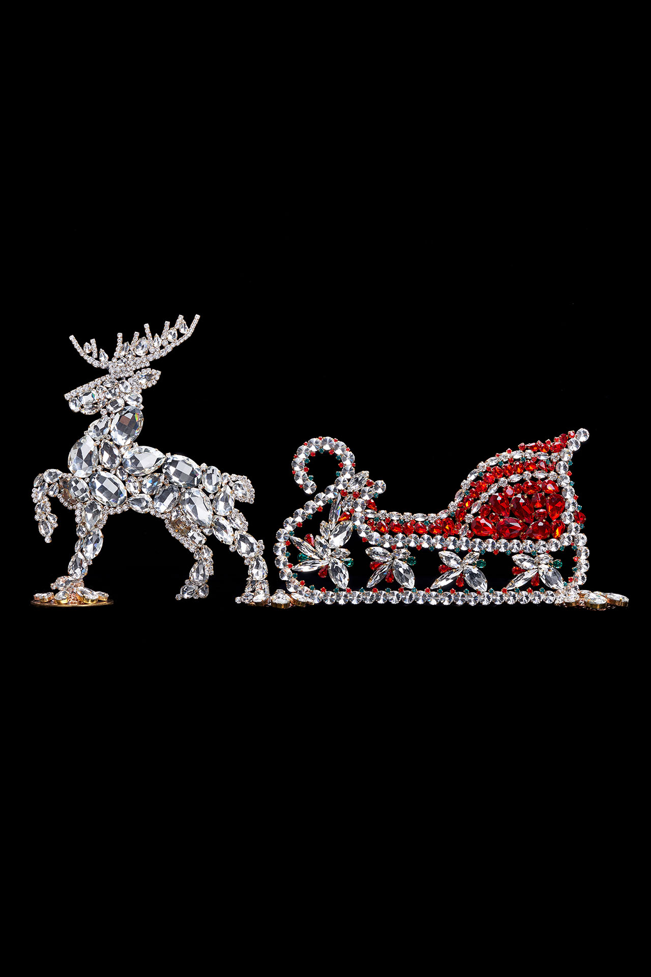 Santa's sleigh with reindeer, Xmas rhinestone decoration