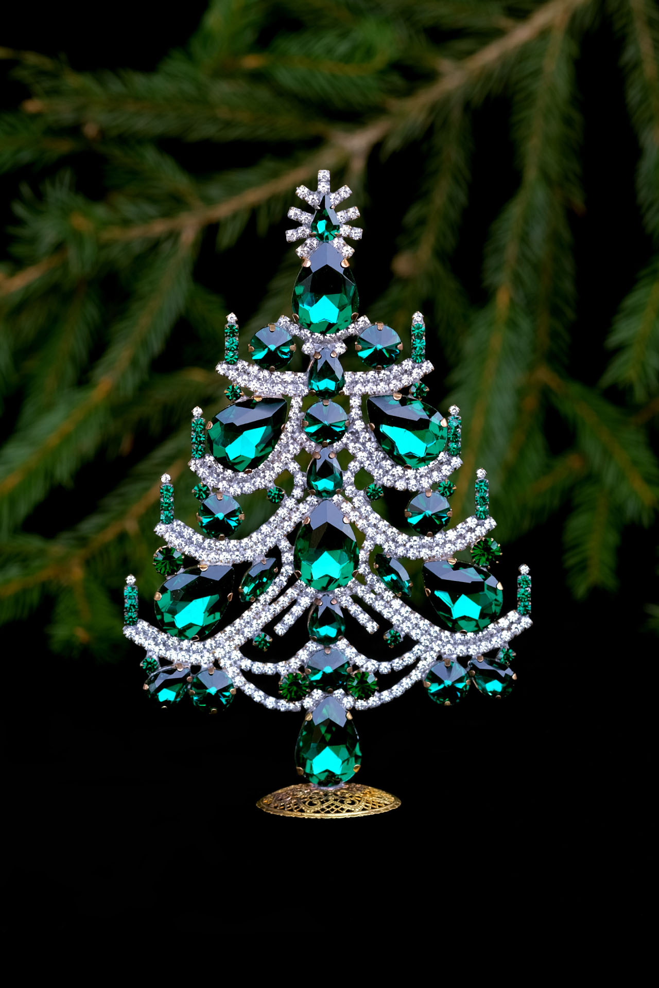 Charming Xmas tree - handcrafted with Christmas ornaments
