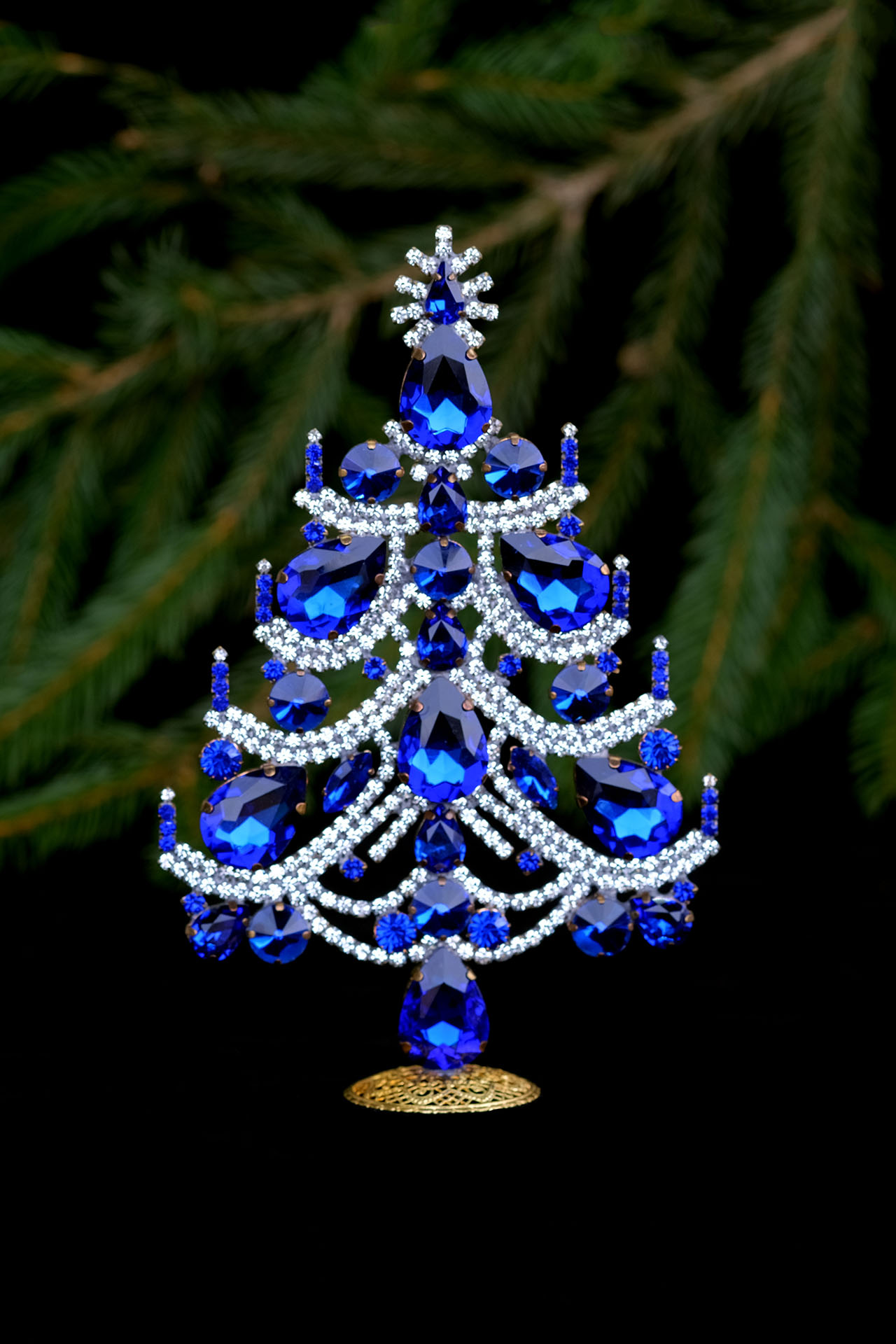 Charming handcrafted Xmas tree - with blue crystals ornaments