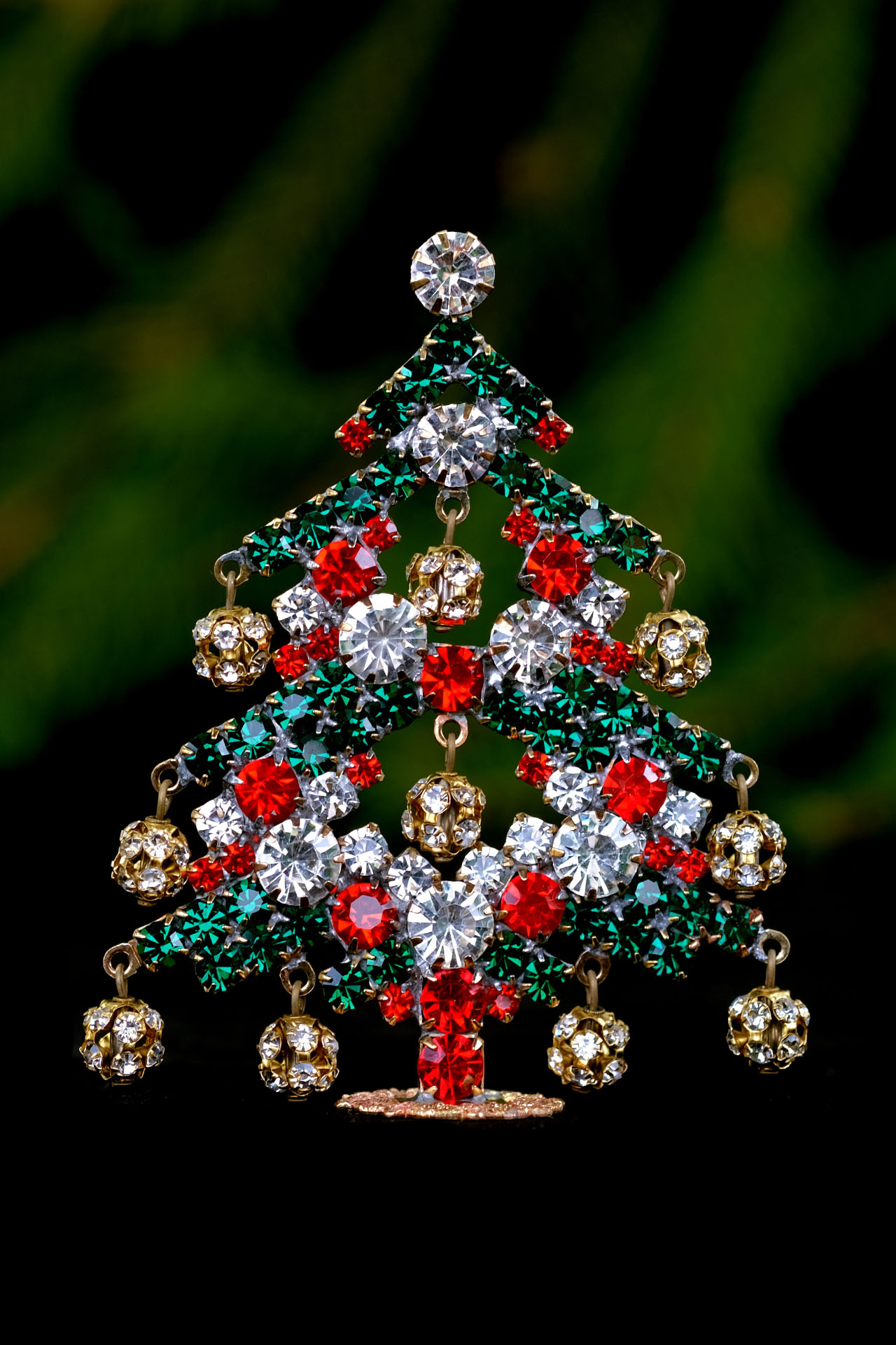 Dainty Dazzling Xmas Tree, handcrafted decoration ornaments