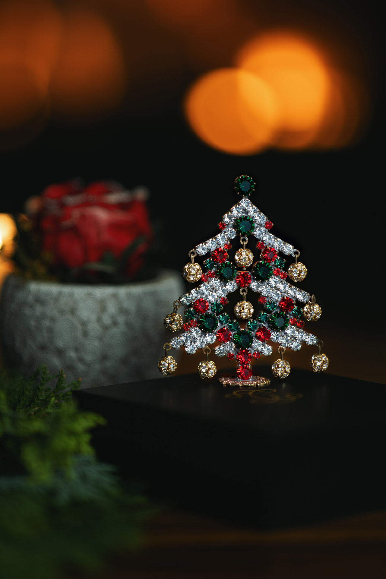 Dainty Dazzling Xmas Tree, handcrafted decoration ornaments