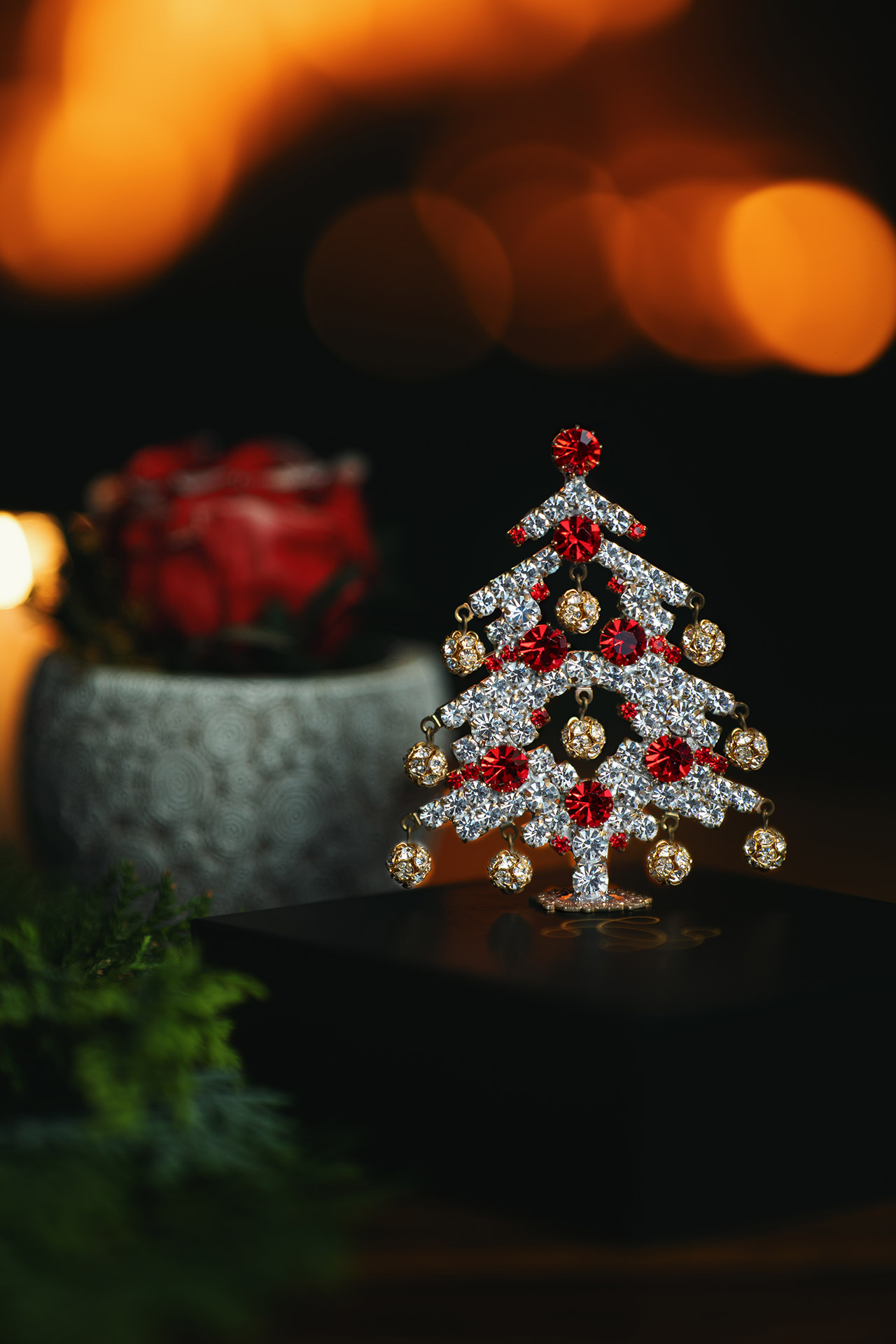Dainty Dazzling Xmas Tree, handcrafted decoration ornaments