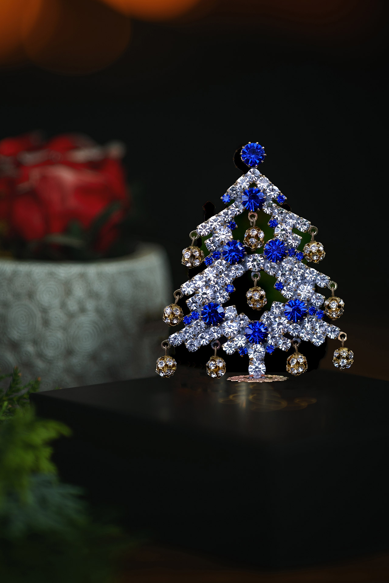 Dainty Dazzling Xmas Tree, handcrafted decoration ornaments