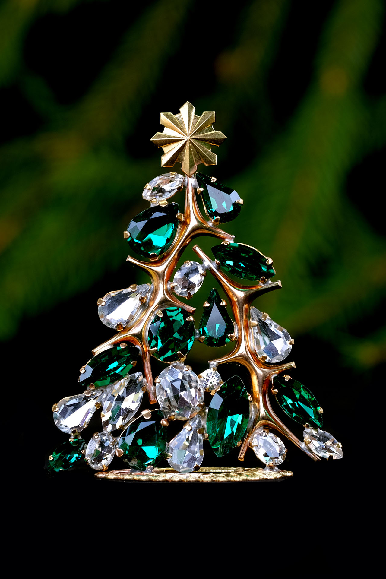 Impressive handcrafted glitzy gold table top Christmas tree