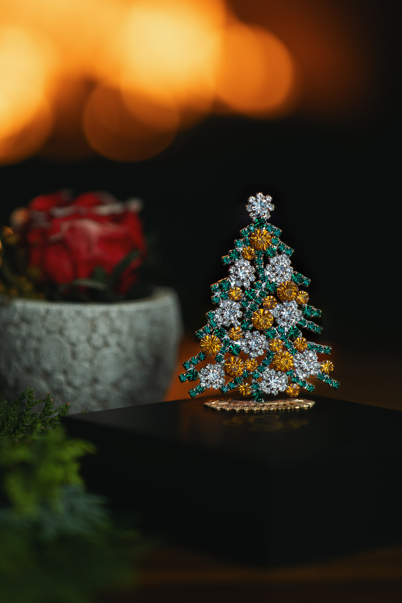 Luminous Christmas tree handmade with green and yellow rhinestones