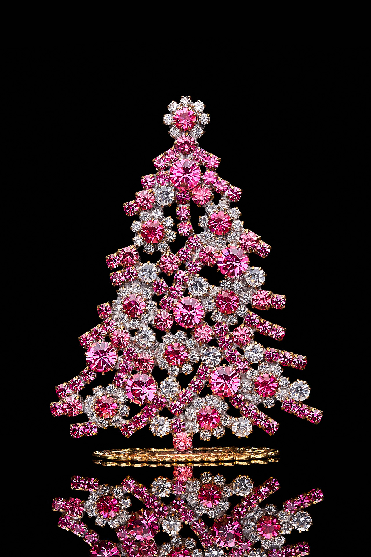 Luminous Christmas tree handmade with pink rhinestones