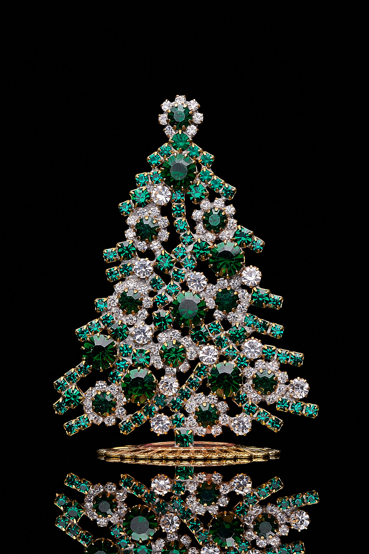 Luminous Christmas tree handmade with emerald green rhinestones