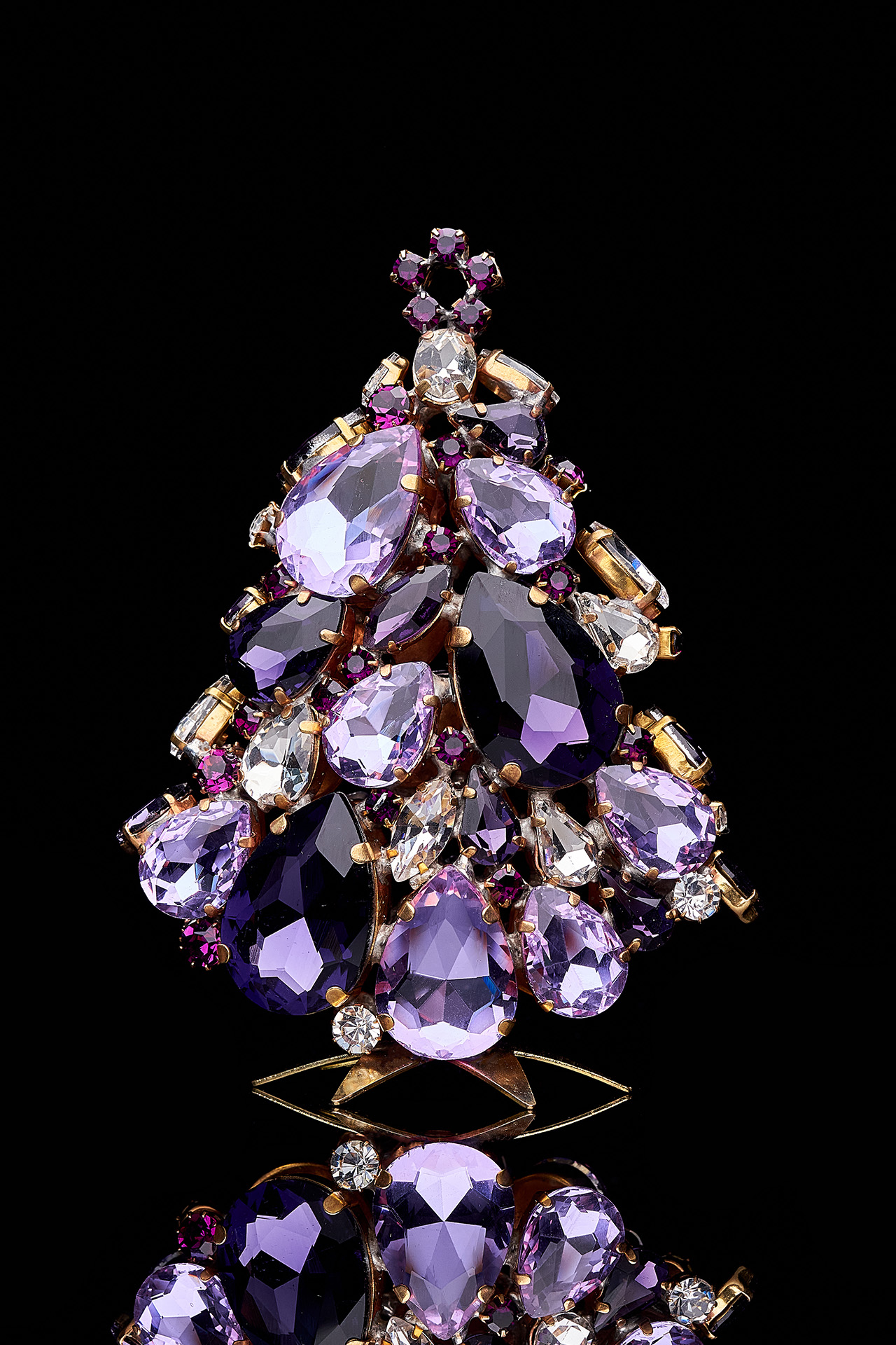 Vintage 3D Christmas tree Glitzy Gleam from purple rhinestones