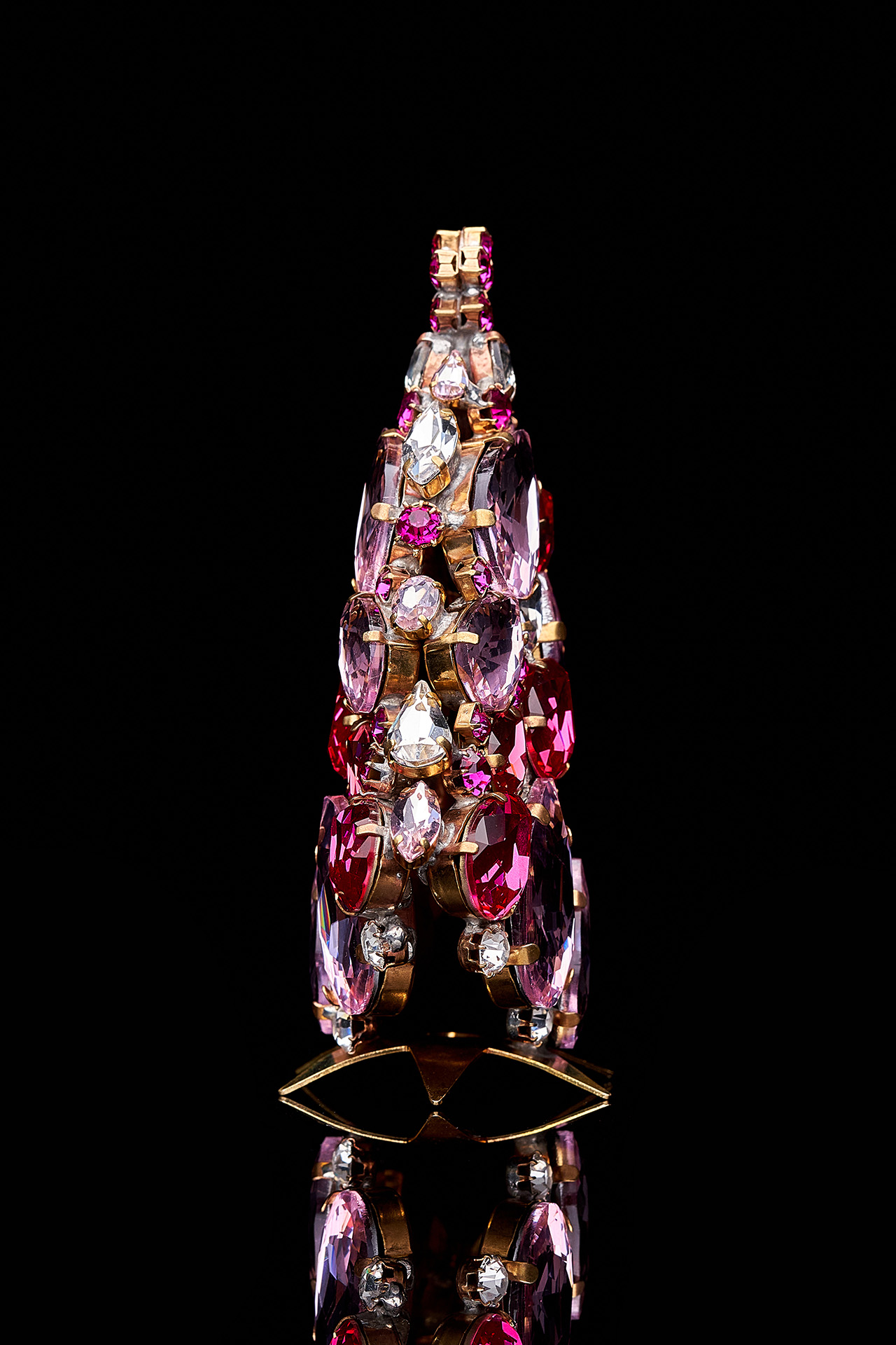 Vintage 3D Christmas tree Glitzy Gleam from pink rhinestones