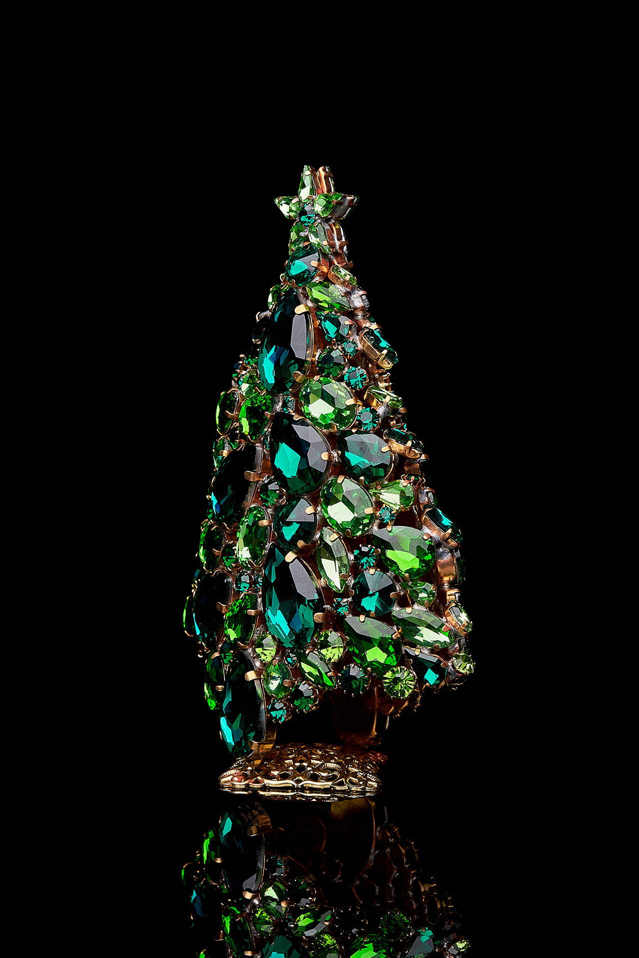 Czech handmade magical 3D Christmas tree in green rhinestones