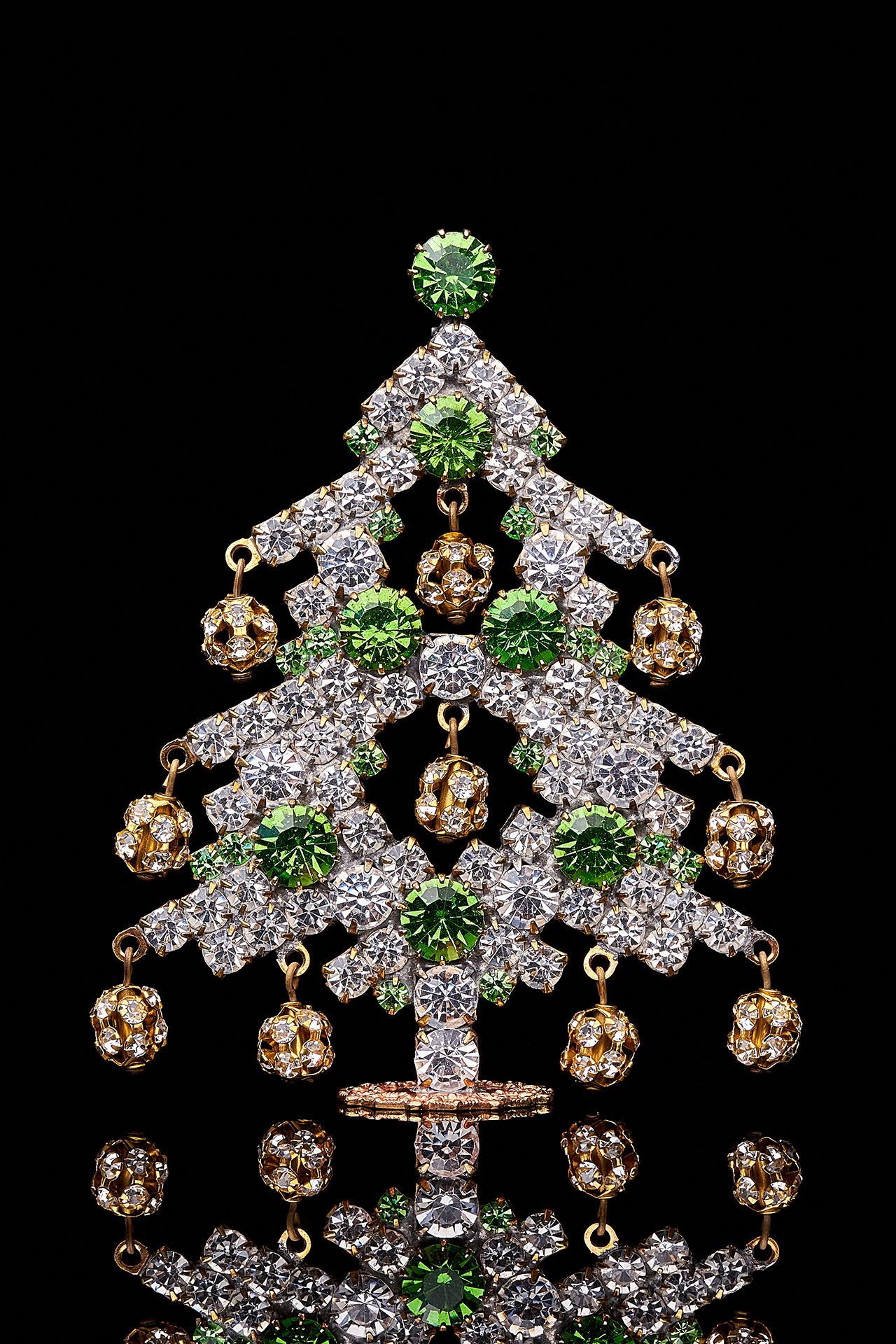 Dazzling Christmas tree handmade with light green rhinestones