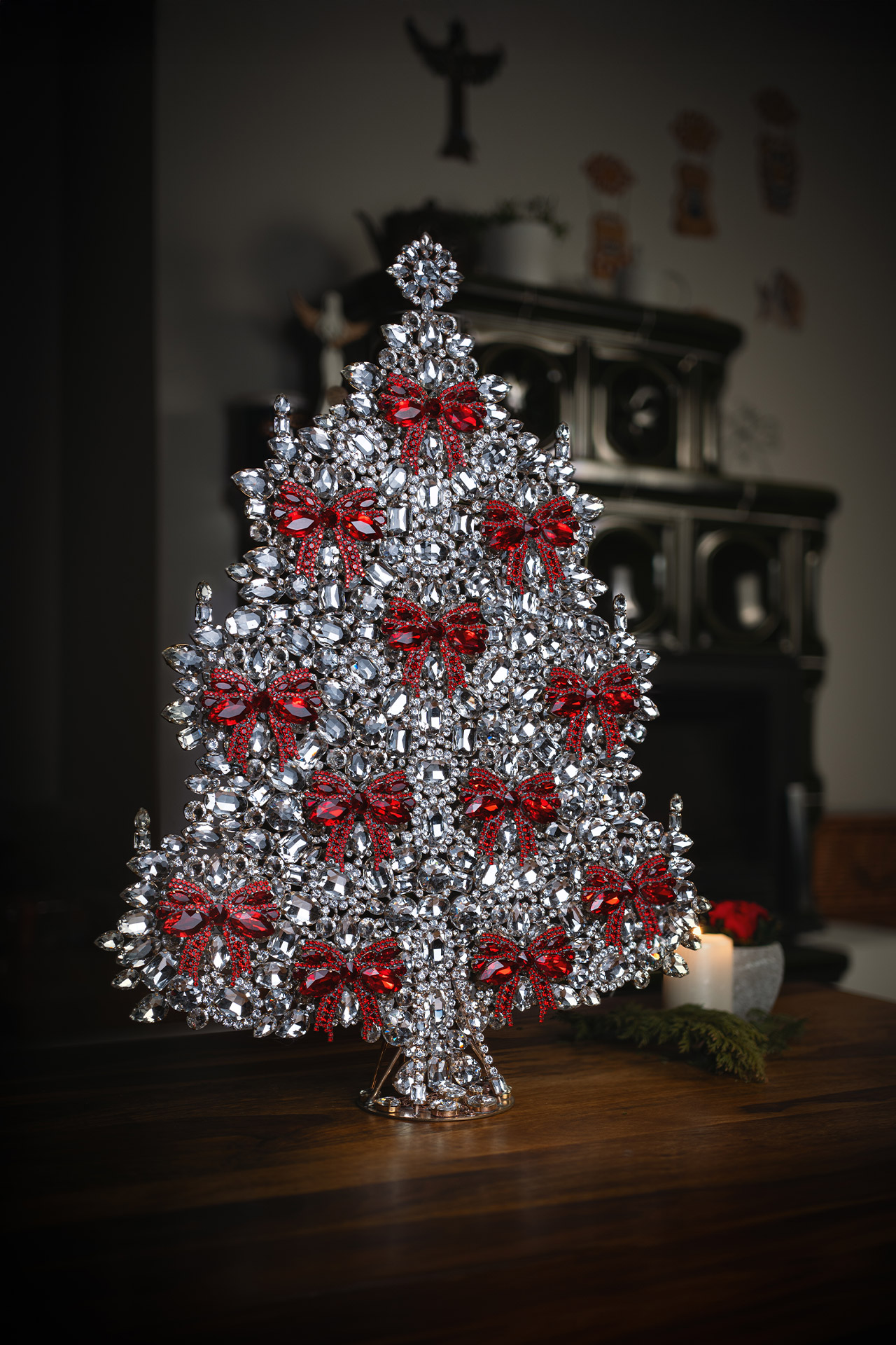 Christmas tree from clear rhinestones, adorned in stunning red bows