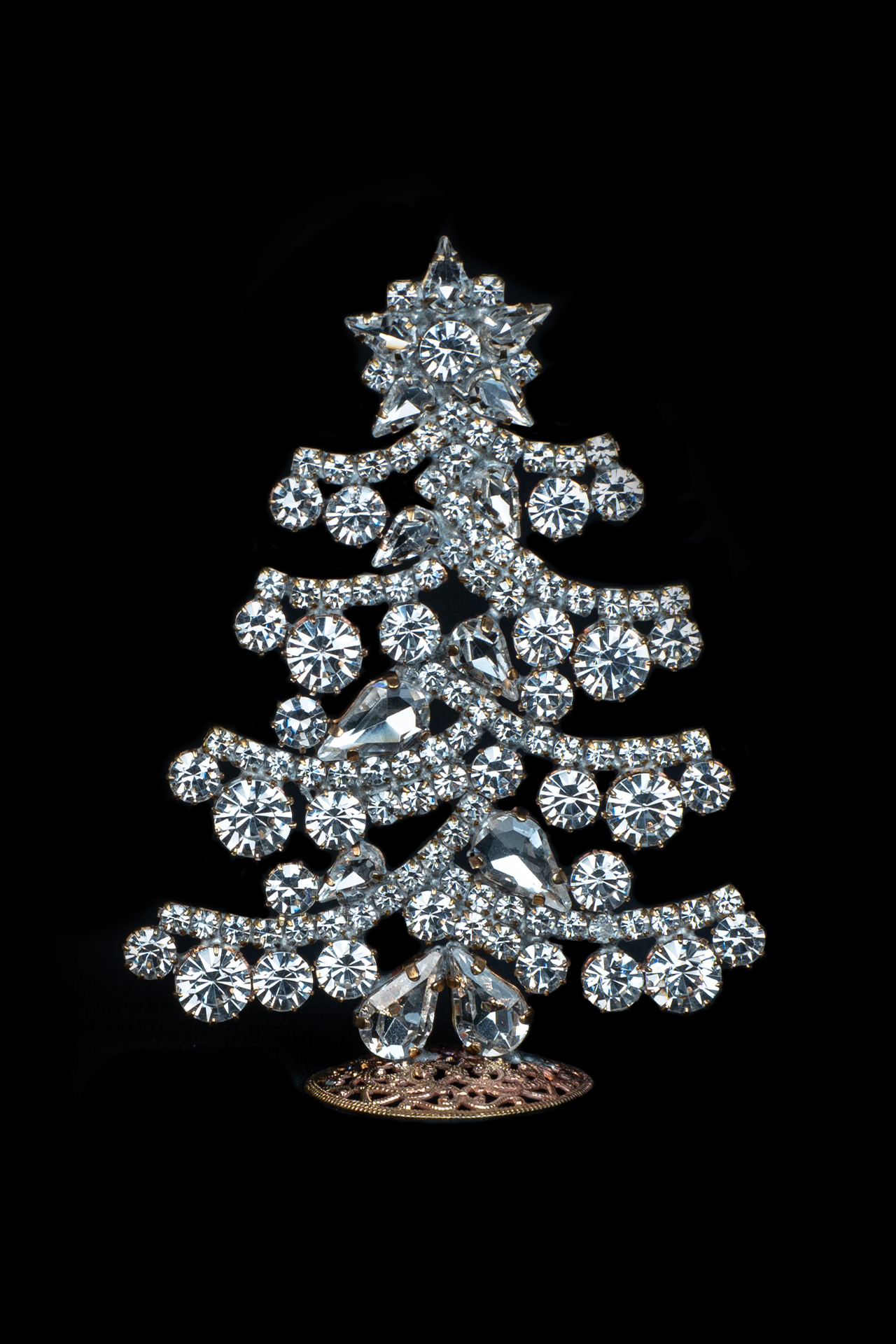 Elegant sparkling crystal clear Christmas tree