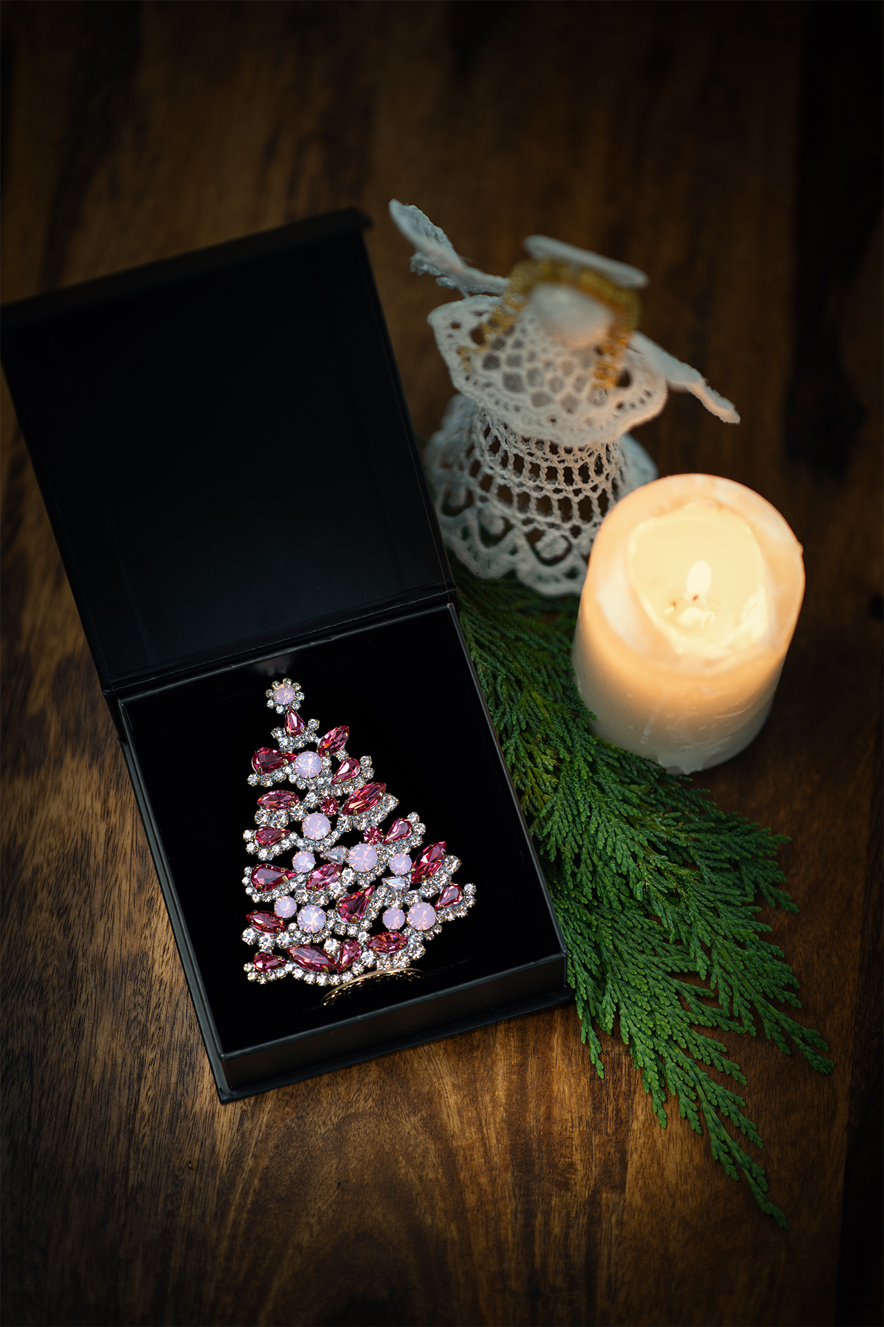 Radiant crystal Christmas tree with clear rhinestones