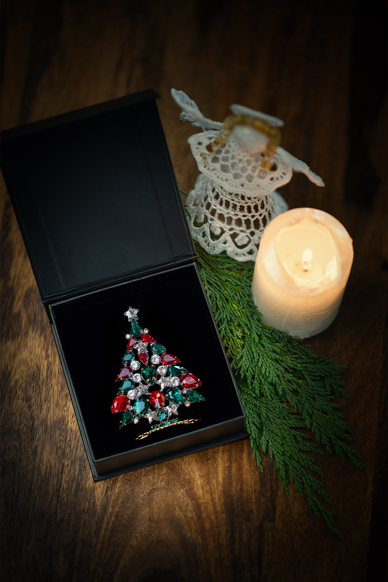 Magic crystal Christmas tree made of pink and clear rhinestones