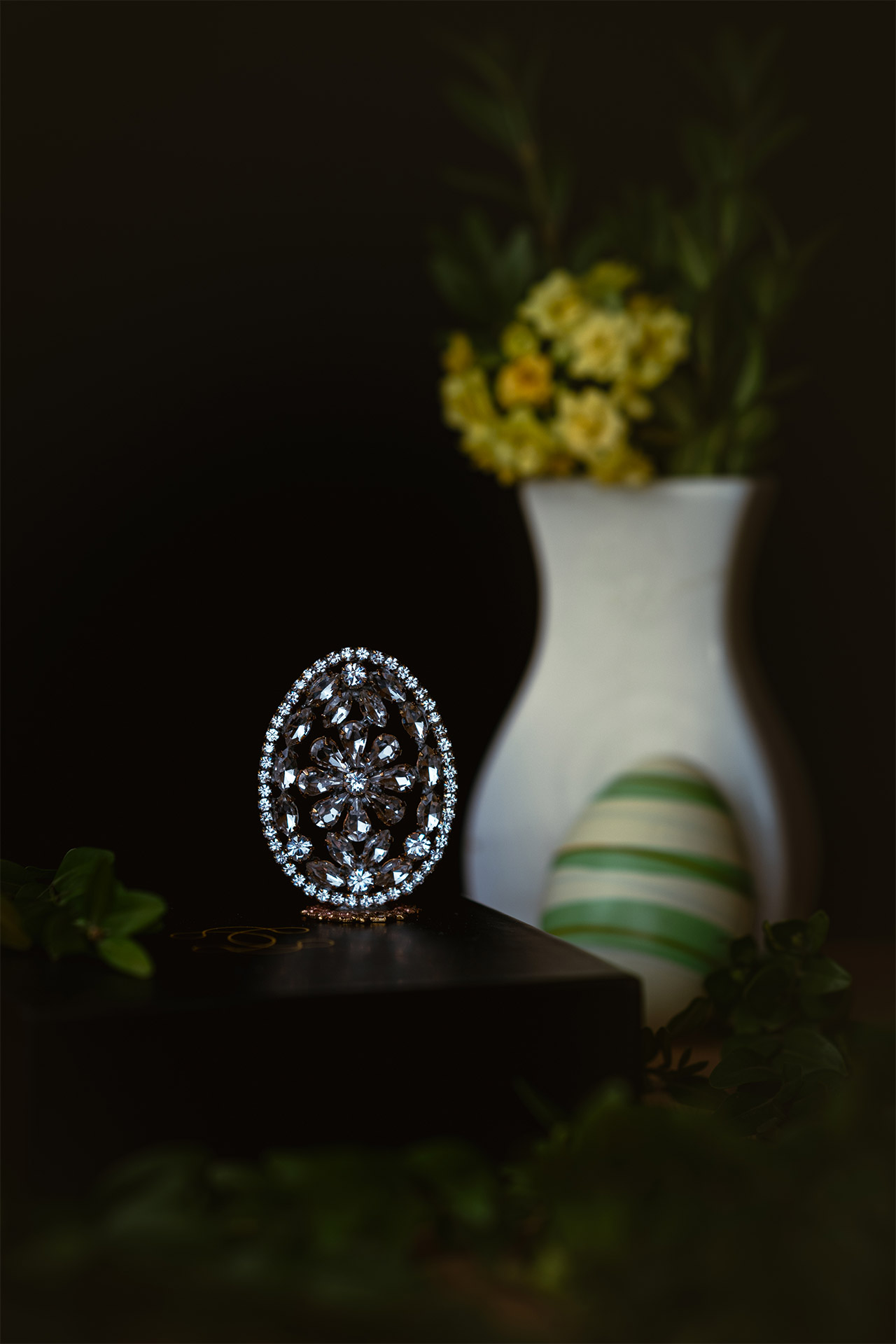 Floral Design Easter Egg in clear coloured rhinestones