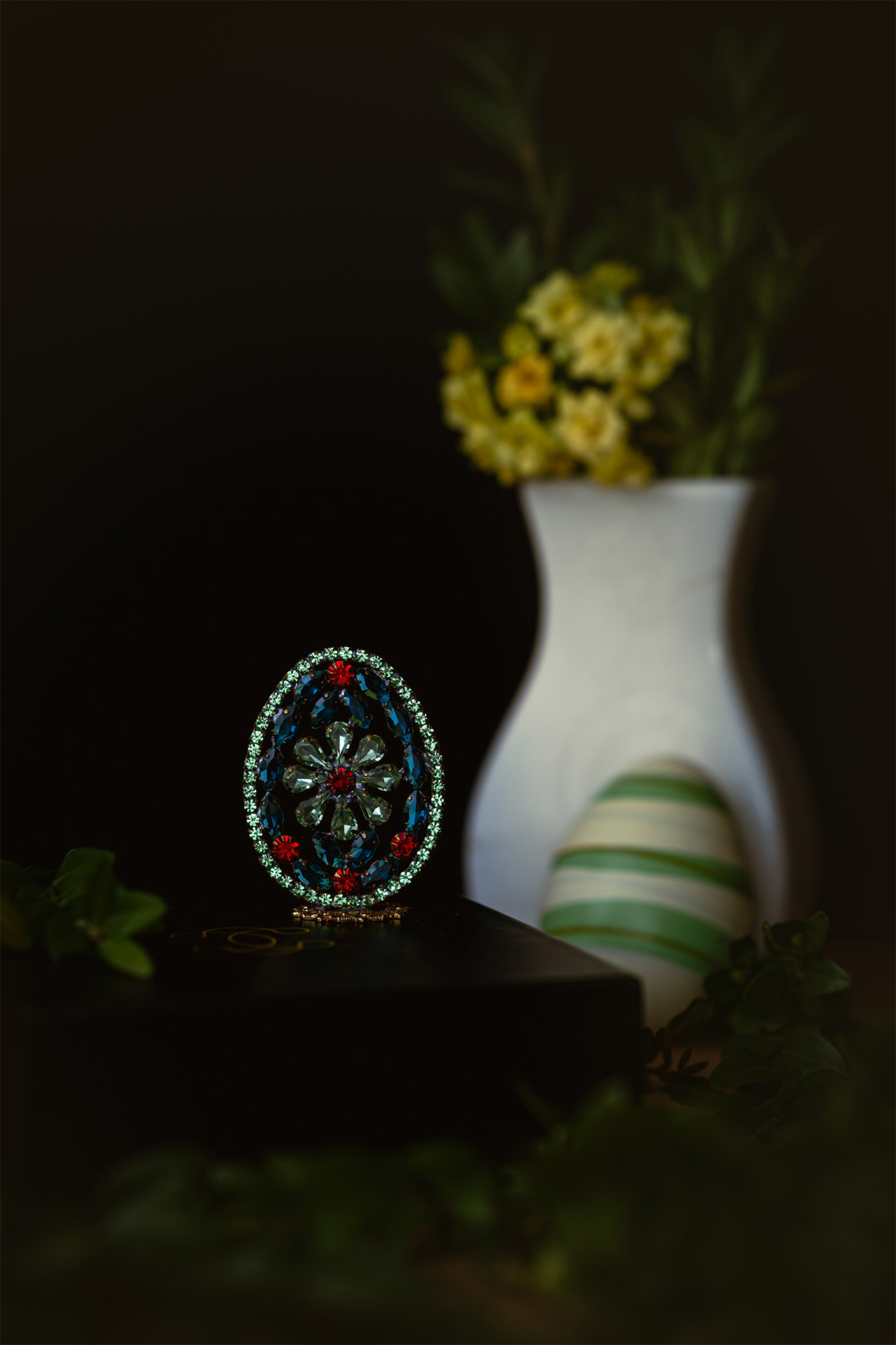 Floral Design Easter Egg in Assorted coloured rhinestones