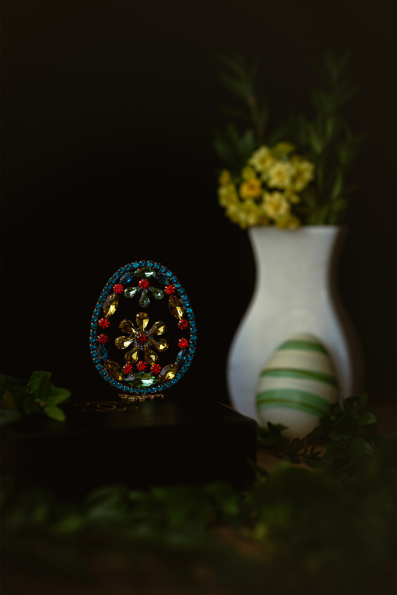Luxurious Rhinestone Easter Egg with Assorted crystals
