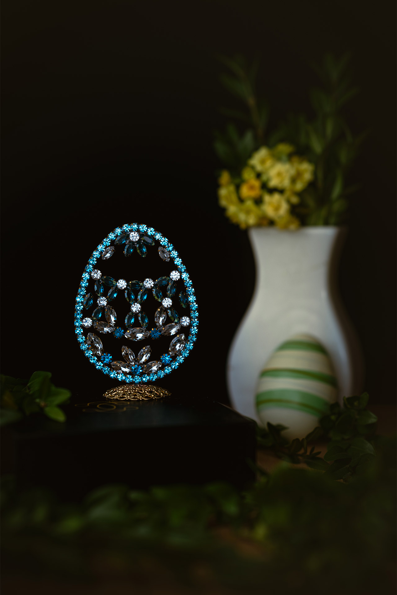Delightful Easter Egg decoration with Blue crystals