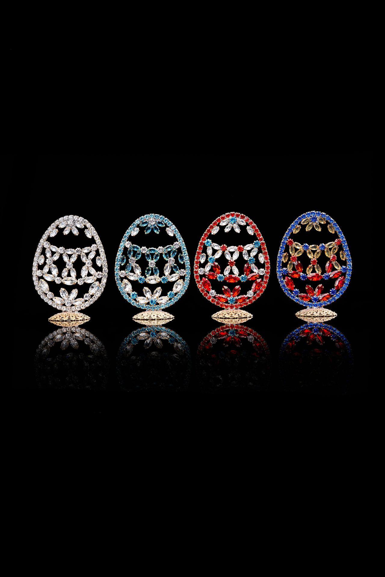 Delightful Easter Egg decoration with Blue crystals
