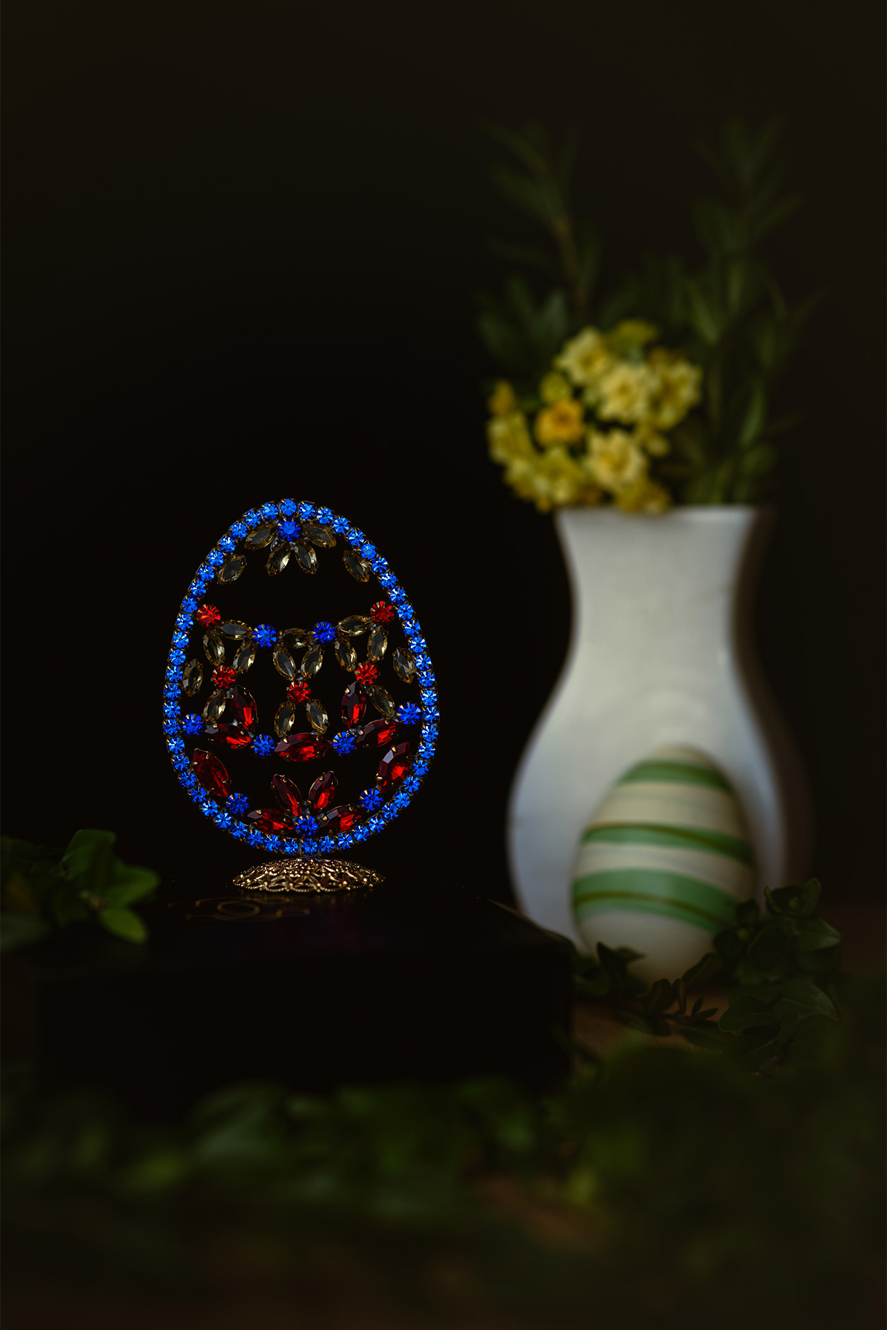 Delightful Easter Egg decoration with Assorted crystals