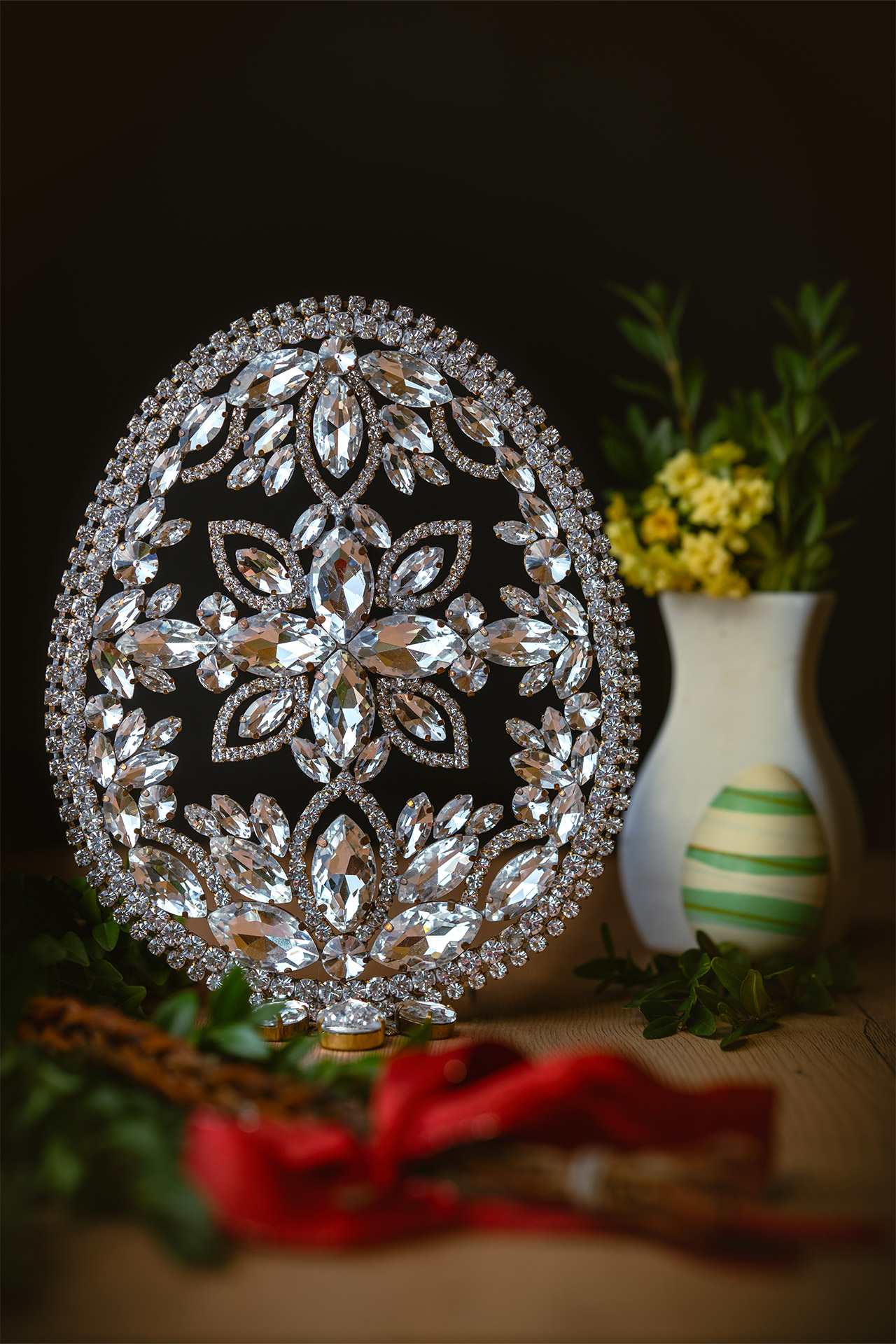 Czech Rhinestone Easter Egg in Clear coloured Crystal