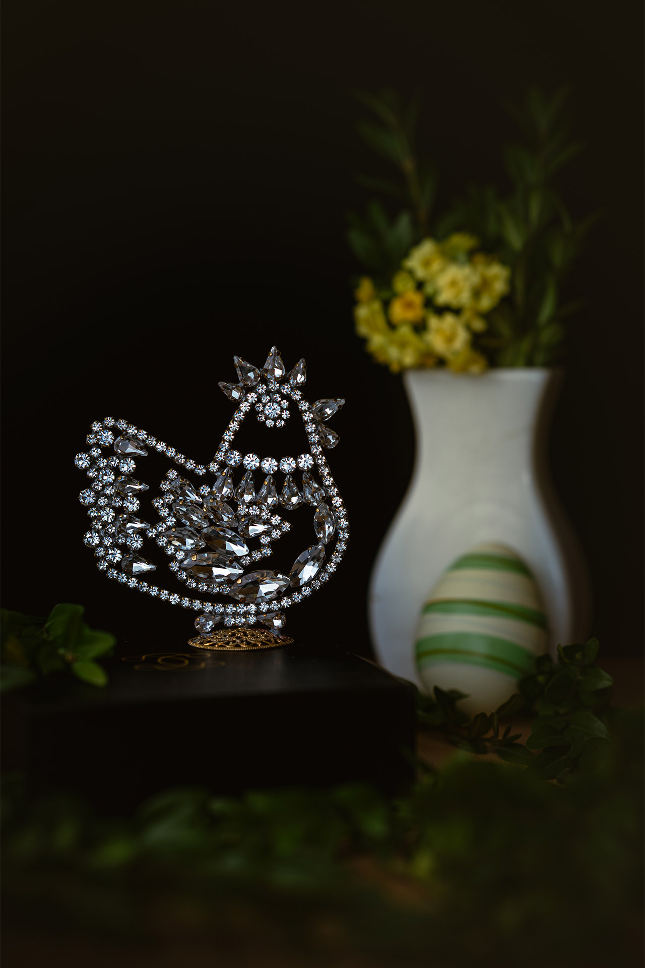 Clear Crystal Easter Hen. An extravagant Easter decoration