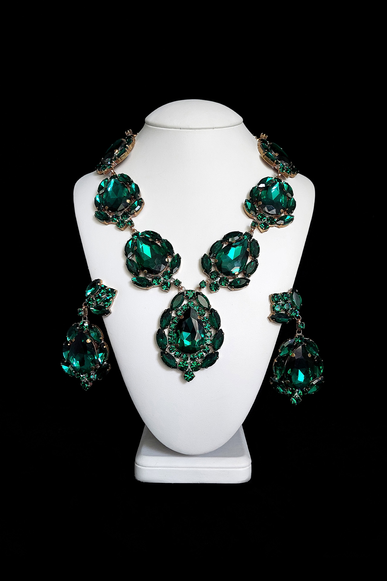 Handmade green necklace and earrings set Sonatine