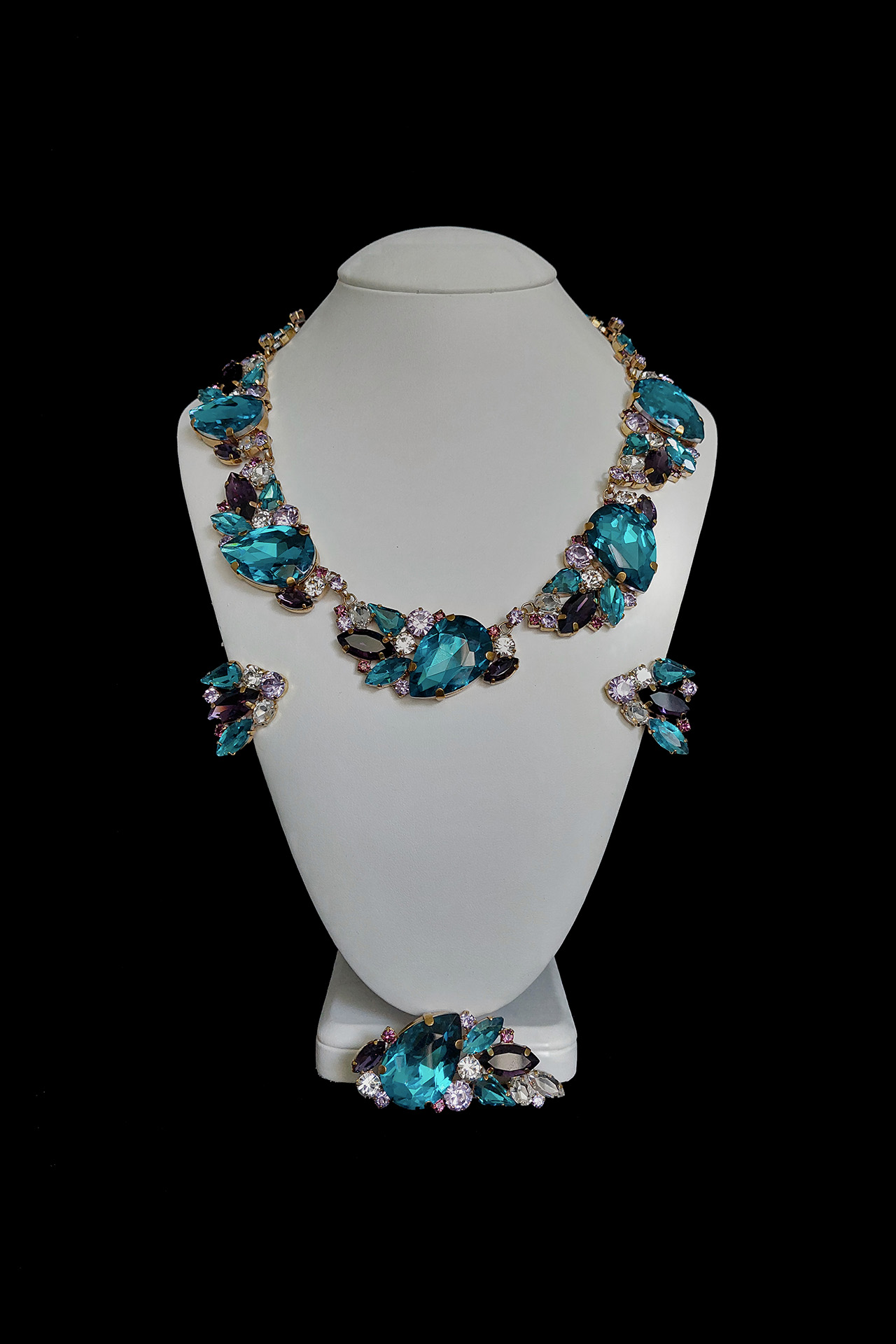 Handcrafted jewelry set Nike from aqua blue rhinestones 