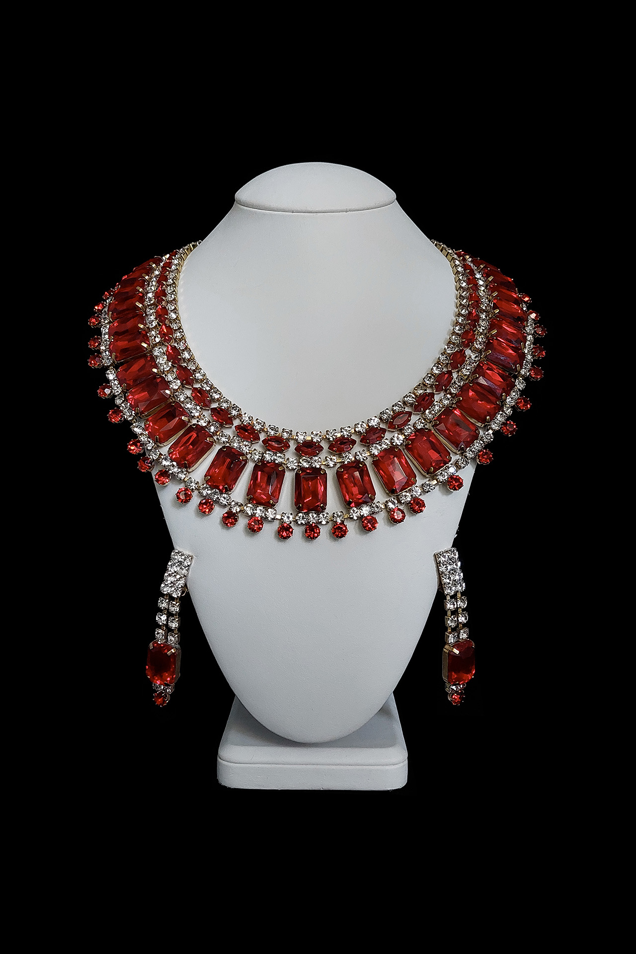 Handmade fashion jewelry set Edite from red rhinestones