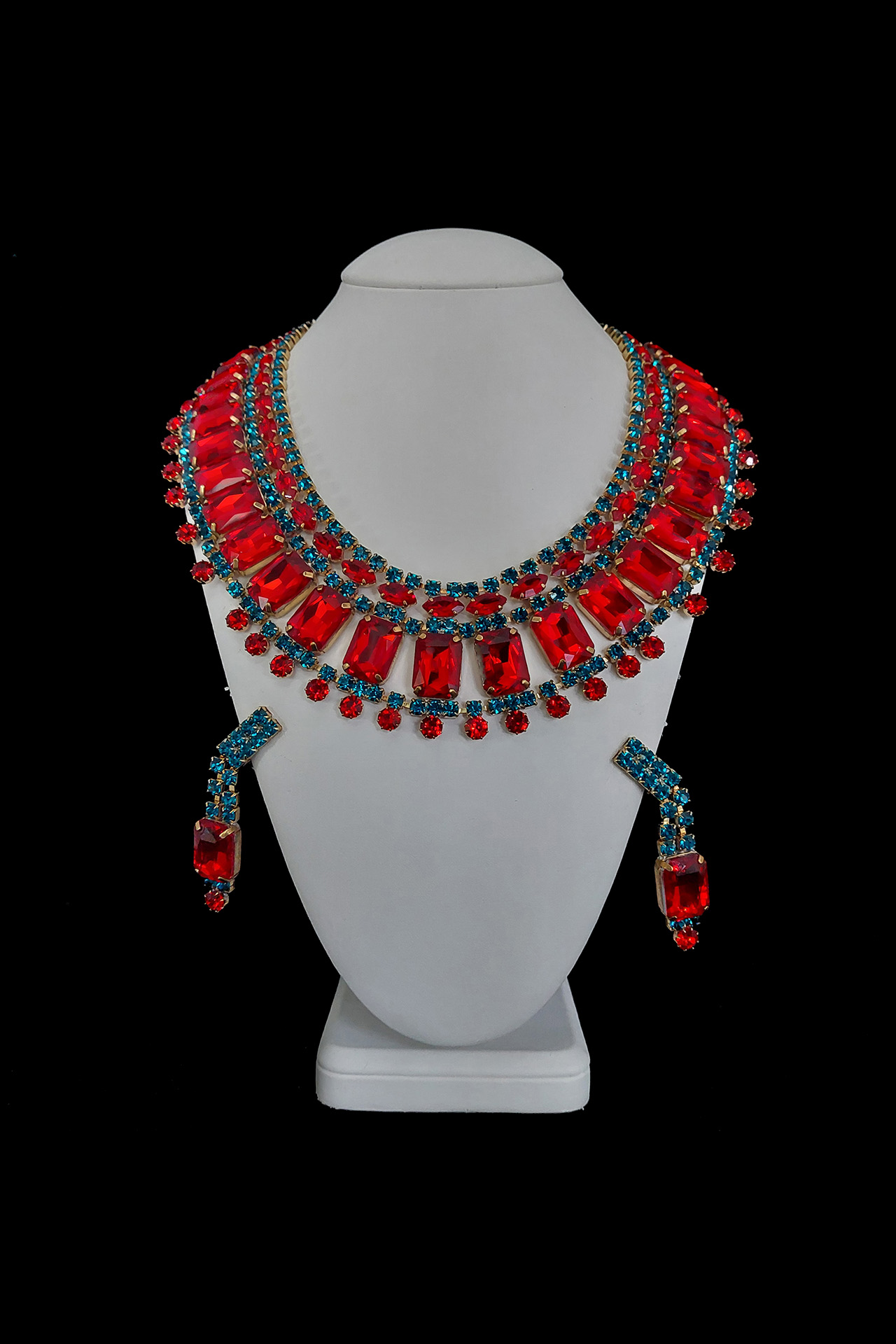 Handmade earrings and necklace set Edite from red rhinestones
