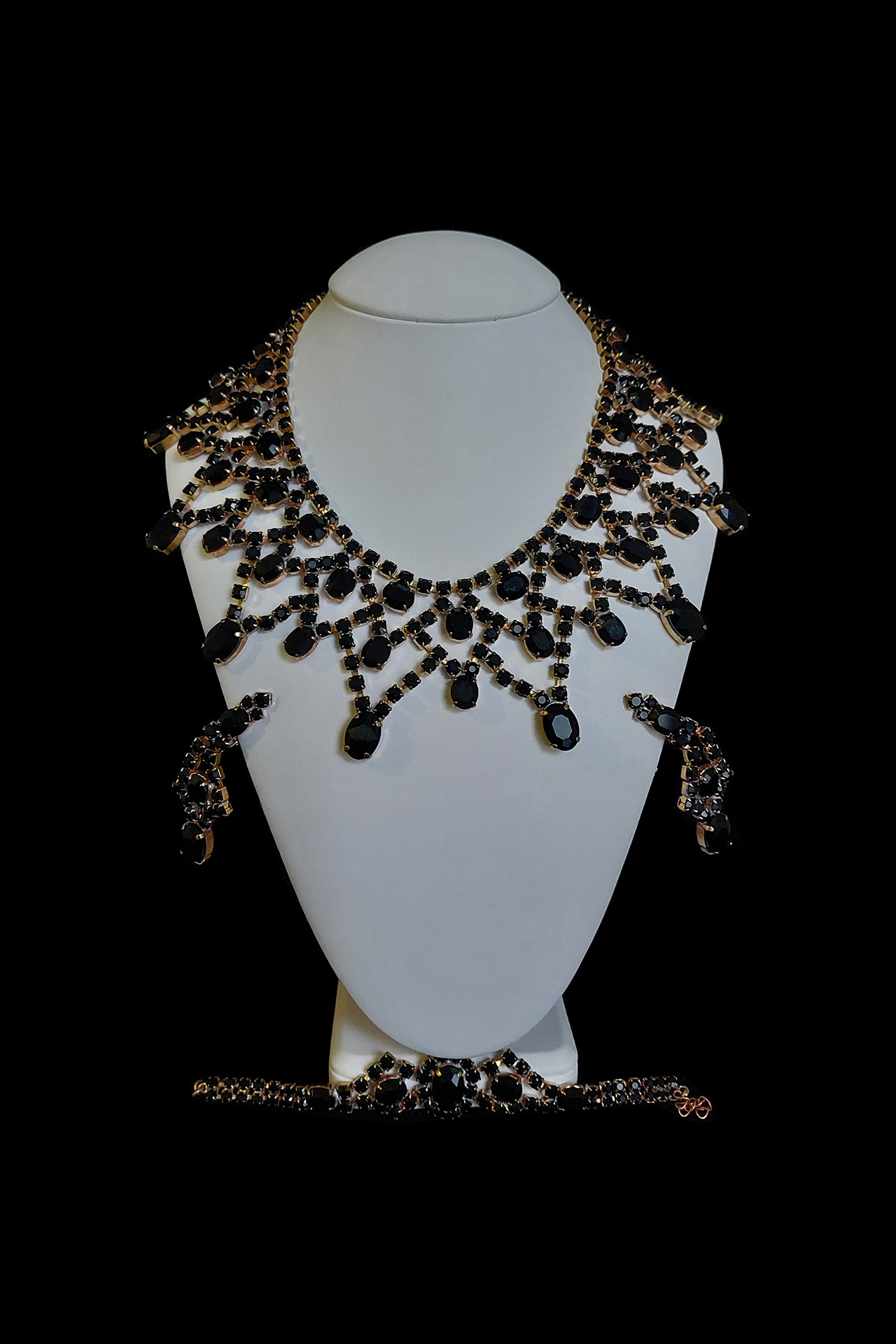 Black vintage necklace, bracelet and earrings Sunshine
