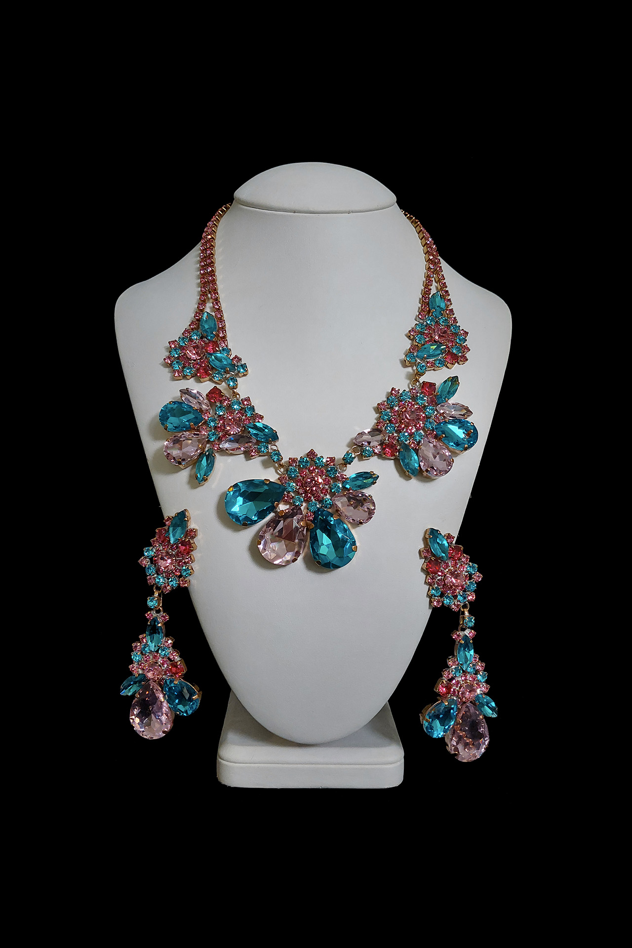 Flower necklace and earrings Parisienne from pink and aqua crystals