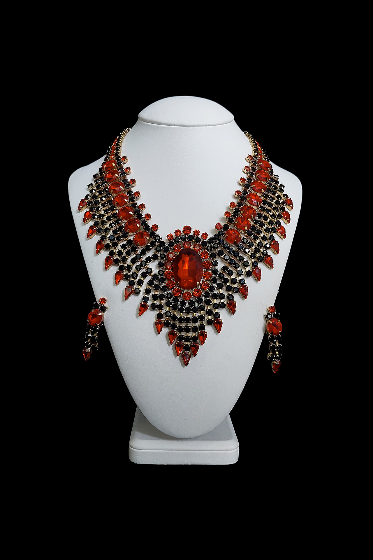 Red and black vintage necklace and earrings set God´s Eye