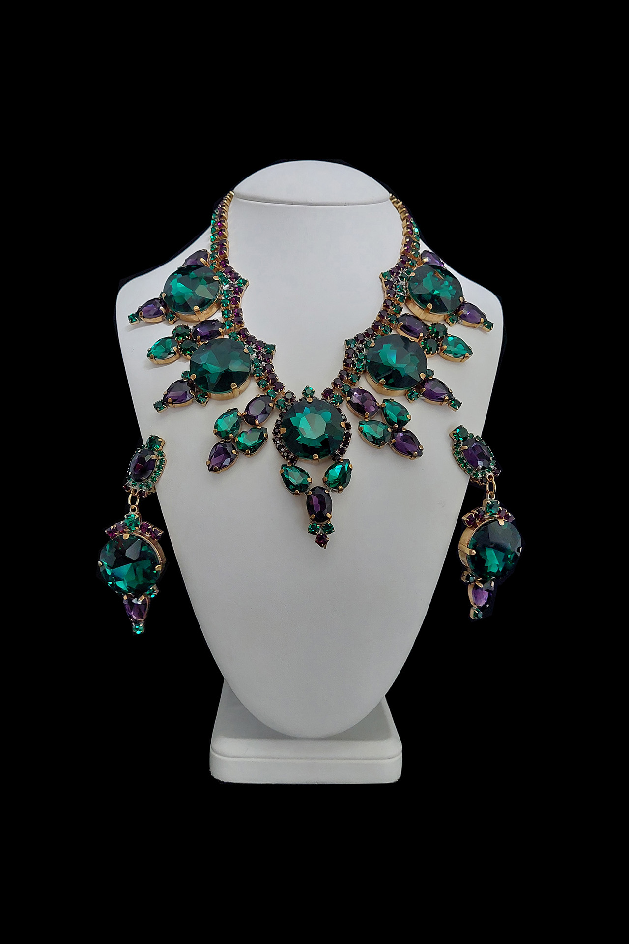 Sparkling green vintage jewerly set Taj Mahal from rhinestones