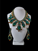 green emerald unique earrings and necklace absolue